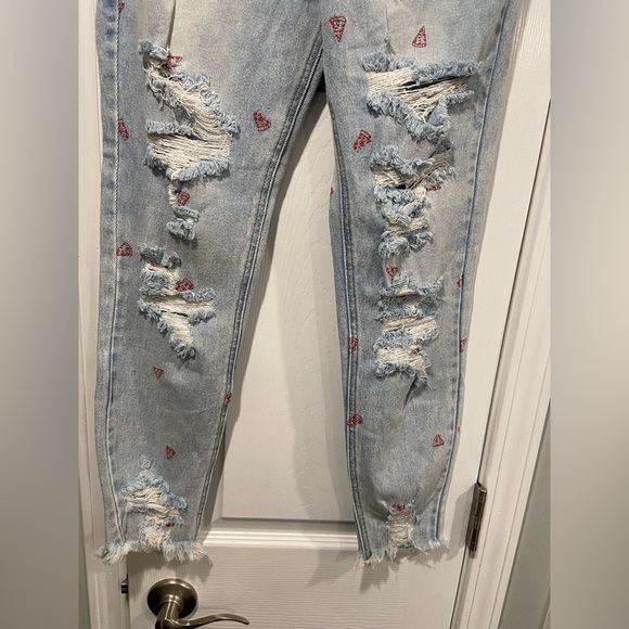 NWT Tinseltown Size 5 Pizza Embroidered Distressed Curvy Hi Rise Skinny Jeans - Picture 3 of 15
